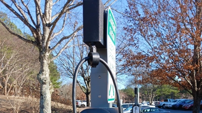Commercial EV charger Photo